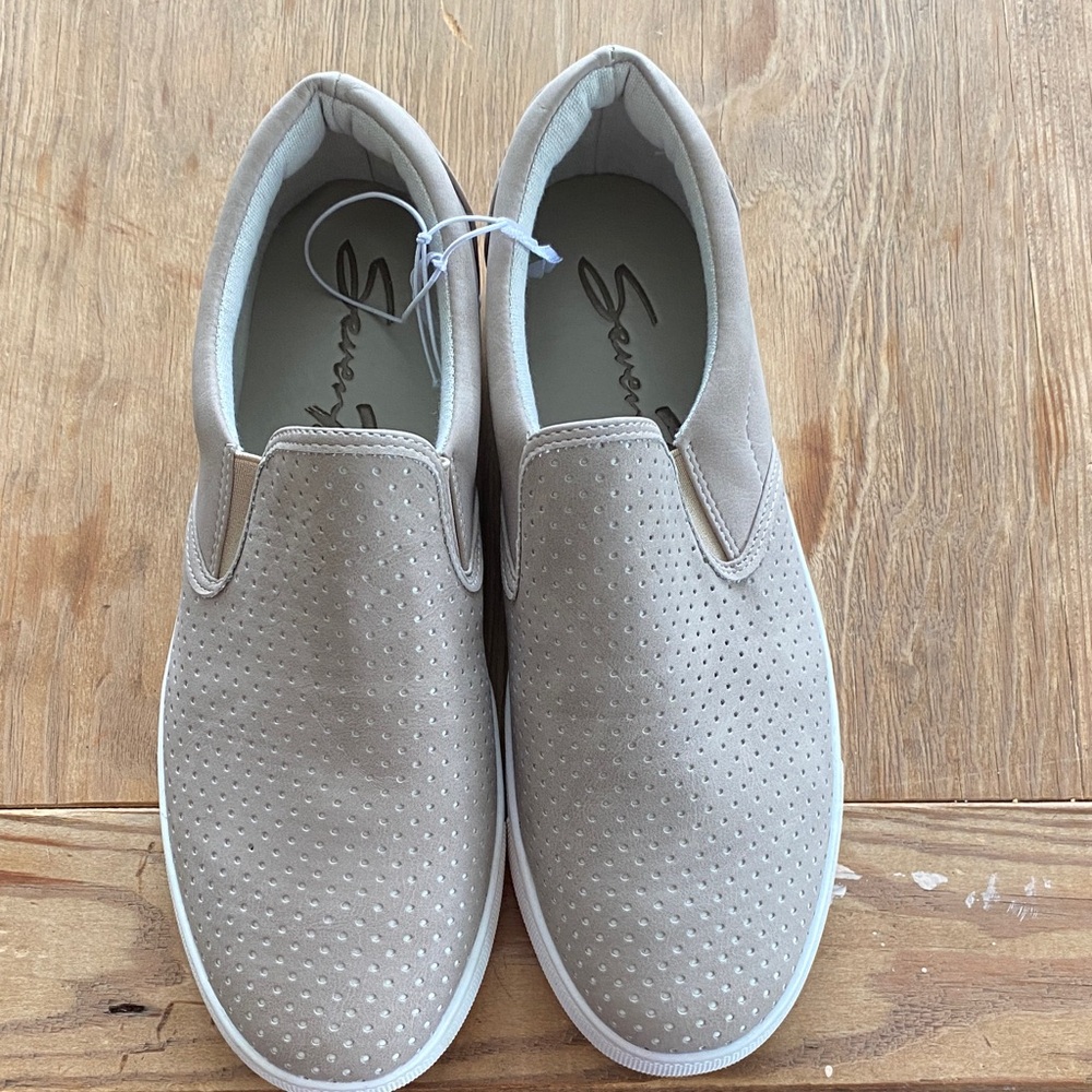 Seven7 Woman’s Slip-On Loafers - Light Tan.  Size 11 Like New